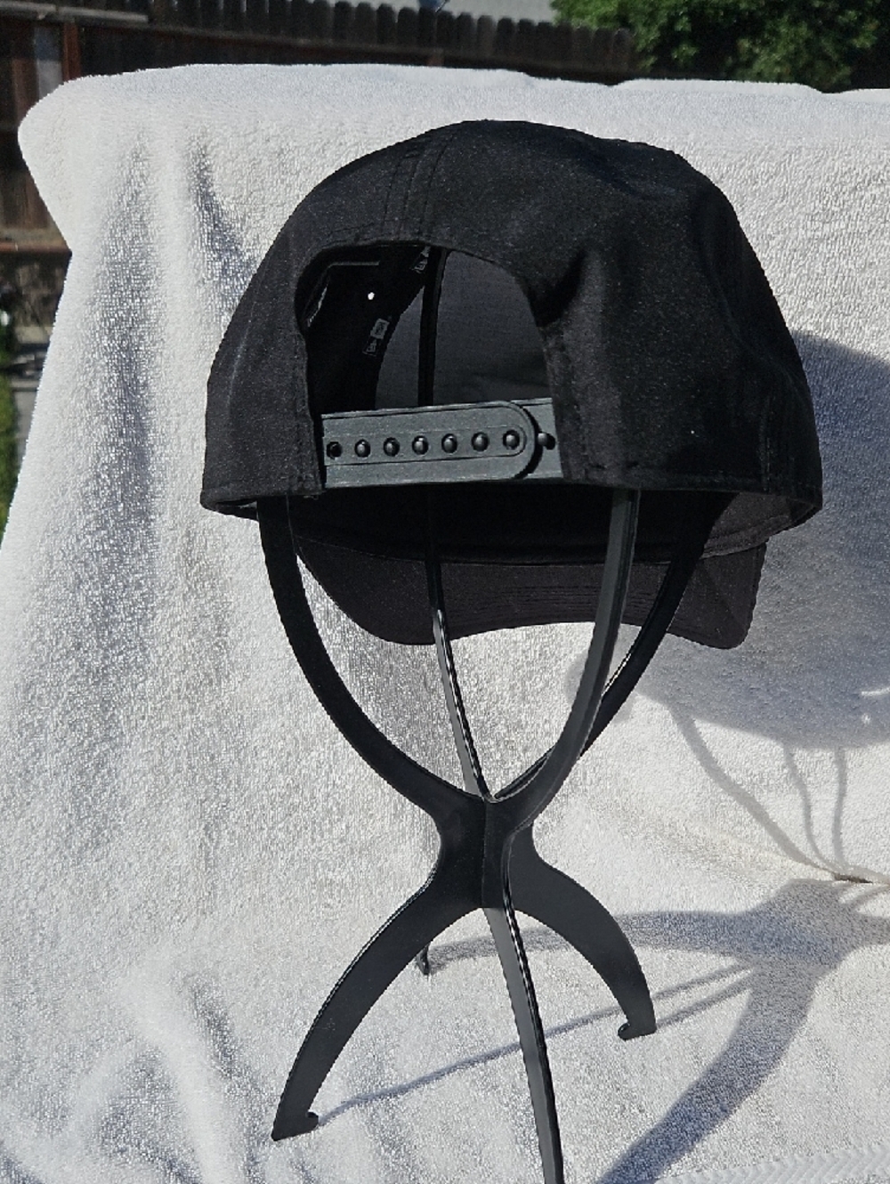 New Era NY YANKEES Black Cap with Multicolor Embroidered Logo - Picture 2 of 5